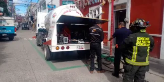 Corren en el centro de Texmelucan por olor a gas