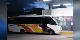 Más de 8 horas sin servicio de autobús en Serdán por bloqueos carreteros