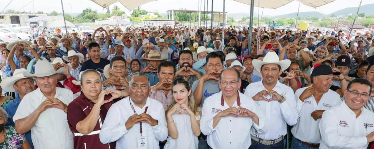 Gobierno de Puebla fortalece la productividad del campo con entrega de insumos en la Mixteca poblana