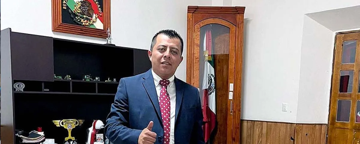 Critican al alcalde de Tepeyahualco por aparecer alcoholizado durante un evento