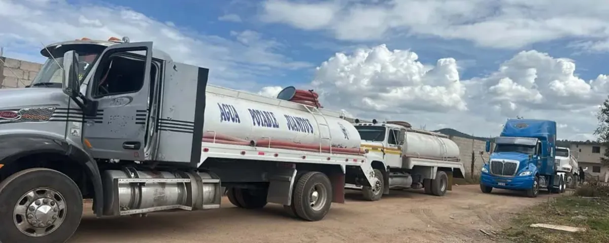 Detectan pozo irregular en Amozoc y aseguran pipas con miles de litros de agua