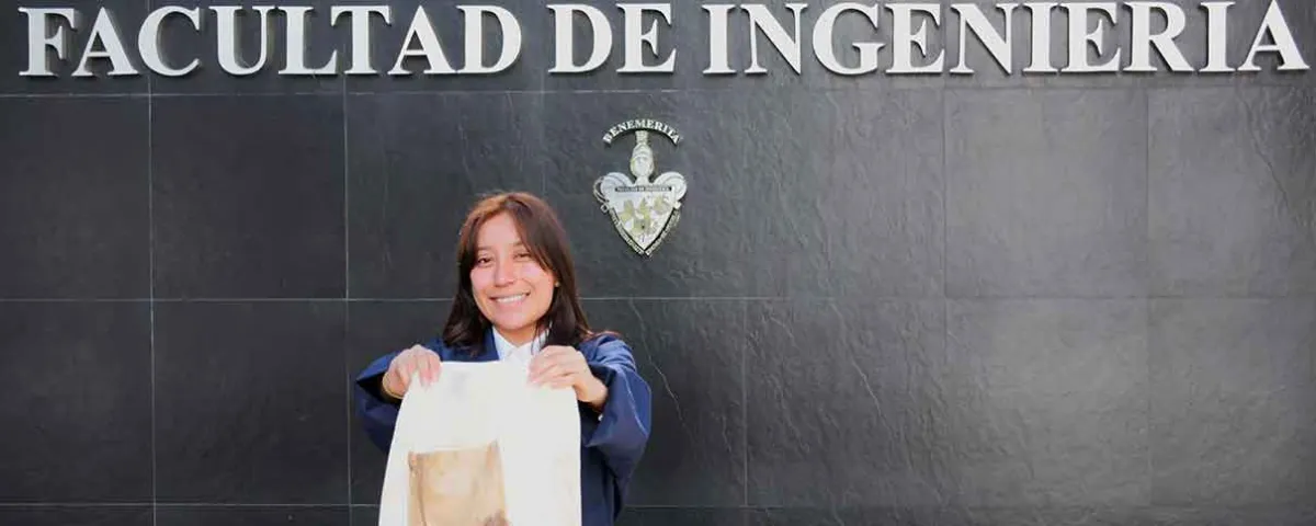 Estudiante de la BUAP crea bioplástico textil con residuos de café