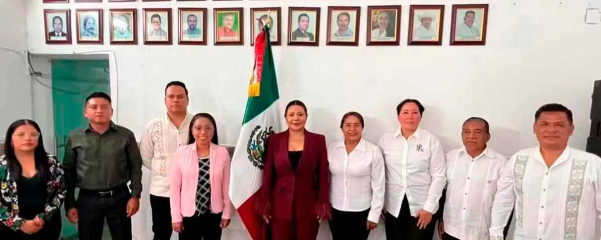 Renuncian alcaldesa y ocho integrantes del Cabildo de Acatlán