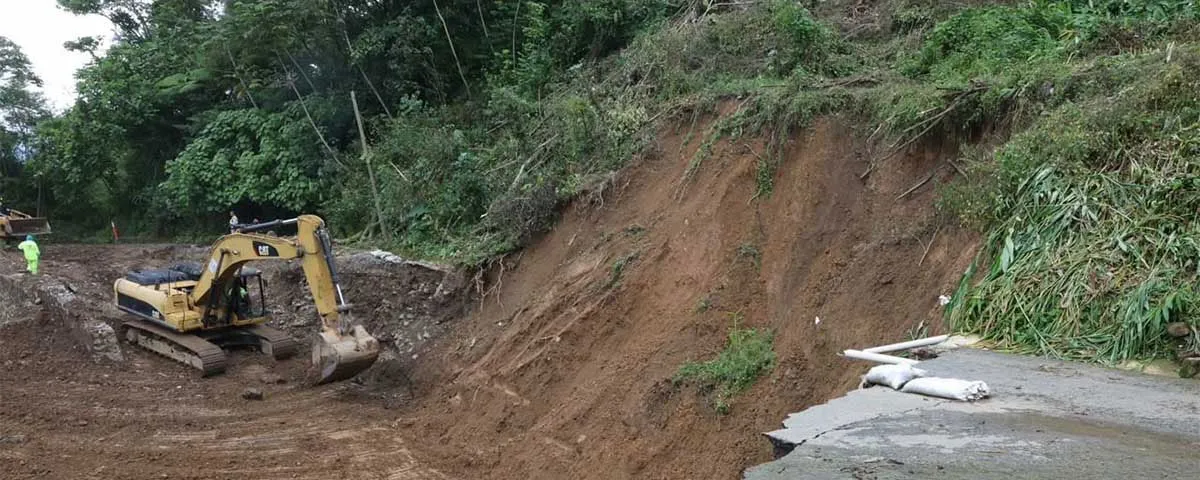 Hay cuatro tramos carreteros bloqueados por lluvias en Puebla