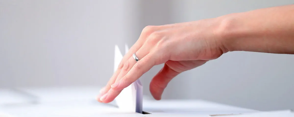 Activistas van por impedir la reelección de ediles y diputados este 2027