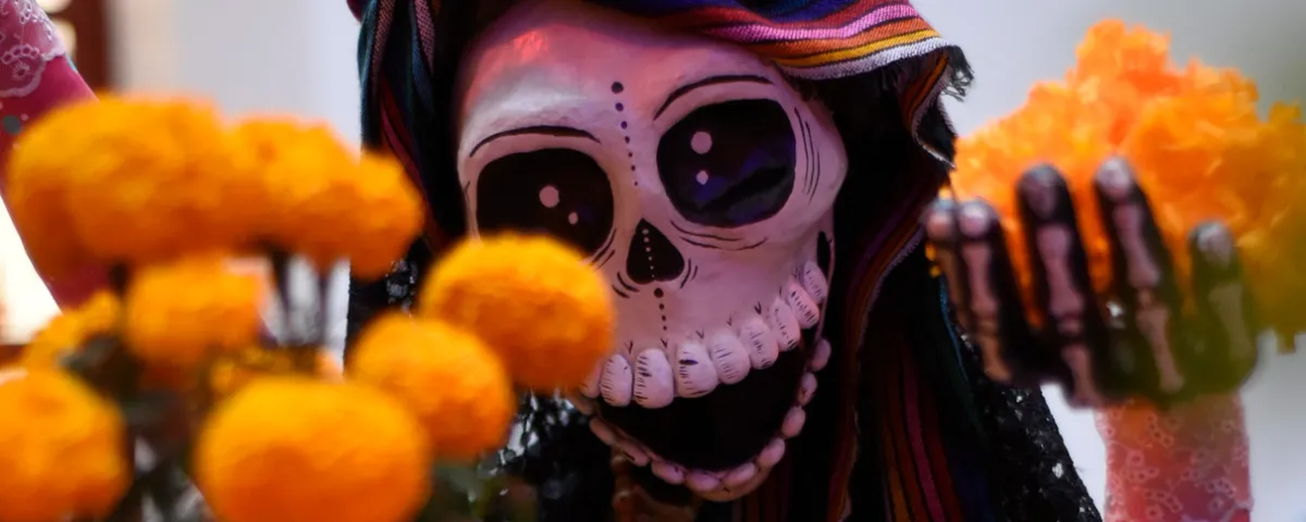Inauguran ofrenda “Cultura, Muerte y Tradición. Altar dedicado a los Artistas Universitarios”