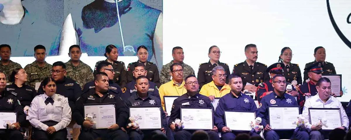Puebla Agradece reconoce a 68 héroes y entrega apoyos por 3.2 mdp