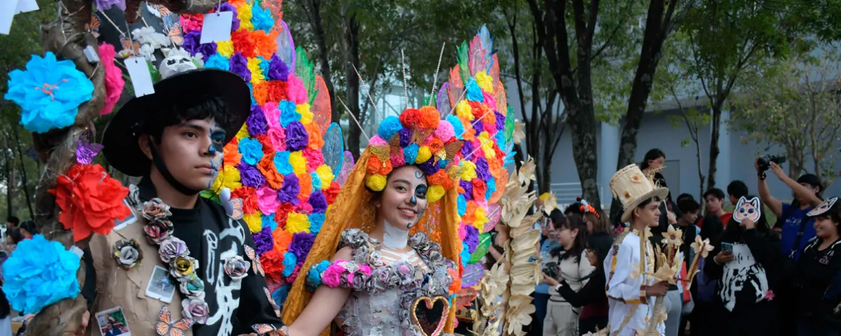 Realiza BUAP Desfile de Día de Muertos y concurso de “Catrinas vivientes”