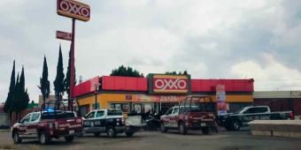 Ladrones asaltaron Oxxo en Texmelucan y burlan a la policía 