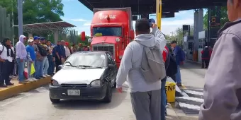 Cañeros bloquean la carretera Cuacnopalan-Oaxaca; exigen pago de 75 mdp