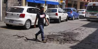 Hundimiento de calles en el 70% del primer cuadro de la capital