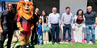 Estrenó cancha de fut la Academia Atlético Huauchinango