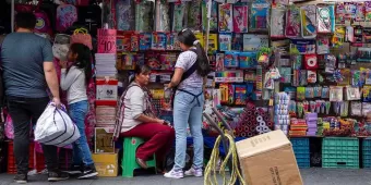Ambulantes venderán útiles escolares en el Centro Histórico de Puebla