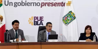 “Finanzas sanas”: Sergio Salomón celebra calificación crediticia de Puebla