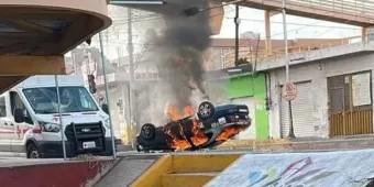 Linchan a extorsionadores en Tepeaca, uno murió; en el rescate policías arrollaron a dos personas