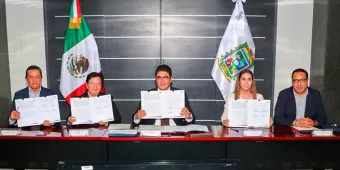 SEP firman convenio con universidades para ofrecer becas a docentes en posgrado