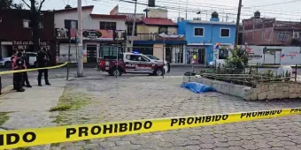 En Atlixco, hombre en situación de calle fallece en la vía pública