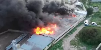 Bomberos y Cruz Roja controlan incendio en Rancho Santa Teresita de Tehuacán