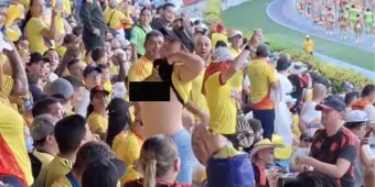 VIDEO. Mujer hace Toples en el partido de Colombia vs Ecuador 