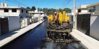 Avanza más del 75% la pavimentación de la calle Duraznos en Bosques de Amalucan