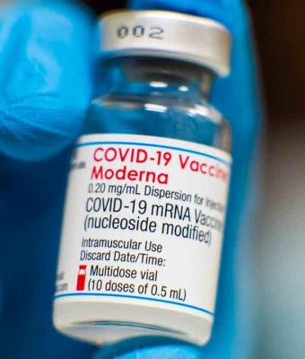 Estudio revela que vacuna de Moderna es más efectiva que Pfizer para prevenir hospitalizaciones